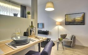 D&A Center Apartments With Free Parking